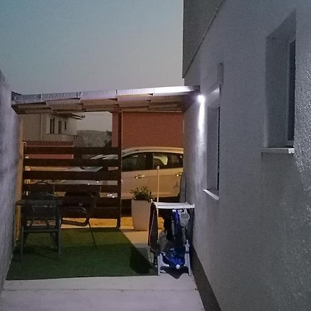 Apartman Lidija Dinjiska Екстер'єр фото