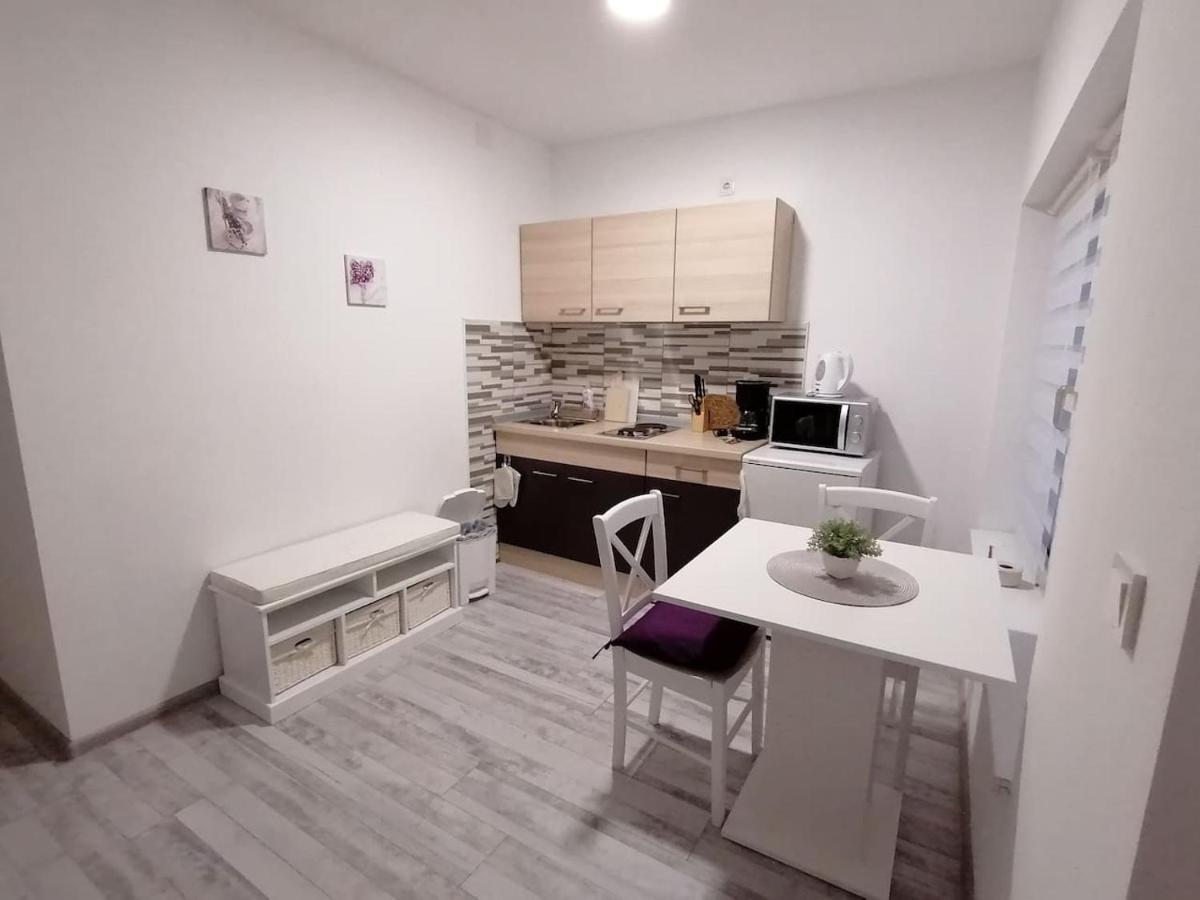 Apartman Lidija Dinjiska Екстер'єр фото