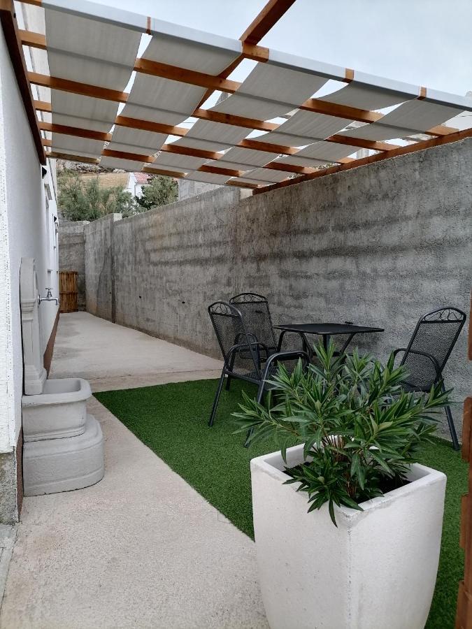 Apartman Lidija Dinjiska Екстер'єр фото