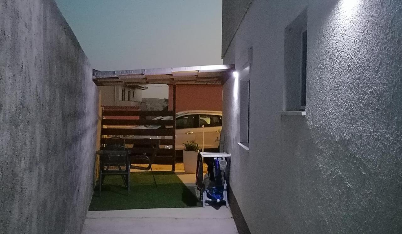 Apartman Lidija Dinjiska Екстер'єр фото